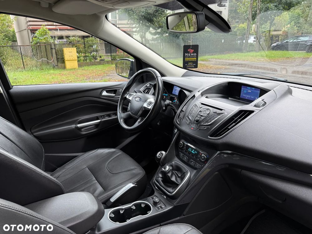 Ford Kuga 2.0 TDCi 2x4 Titanium - 35