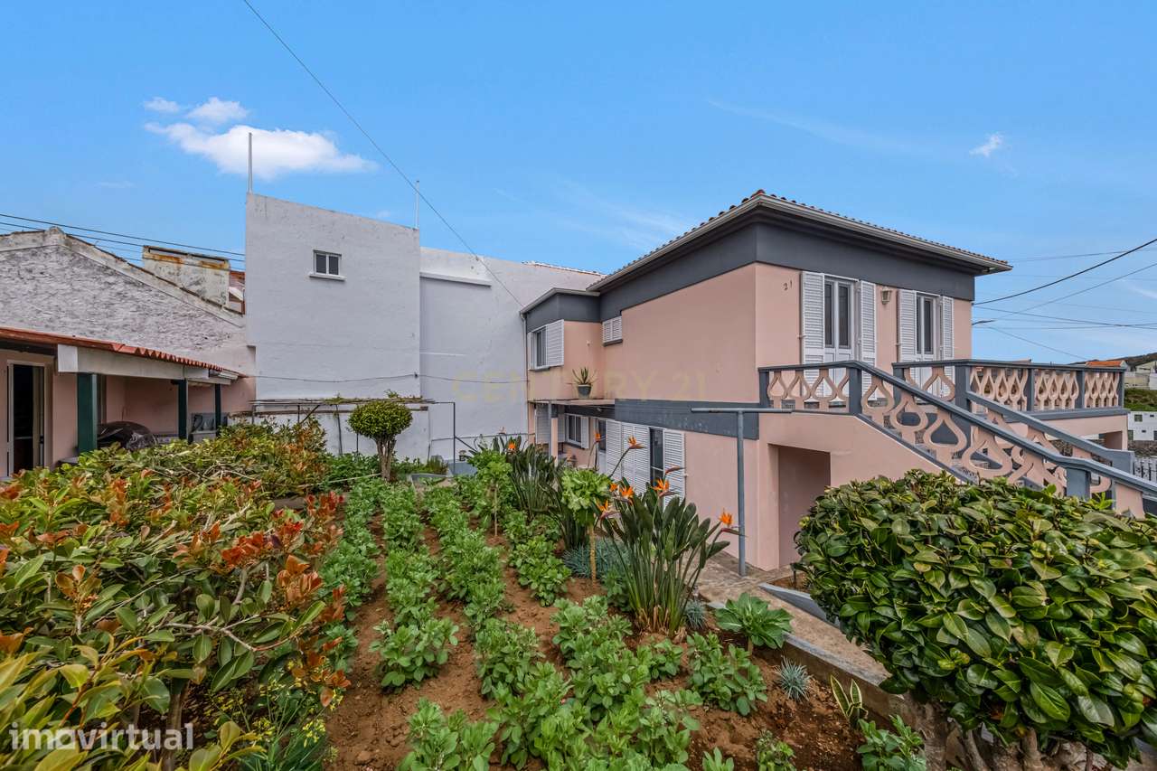Moradia T3+1 com garagem e quintal - Vila de Porto Judeu - Ilha Tercei - Grande imagem: 5/20