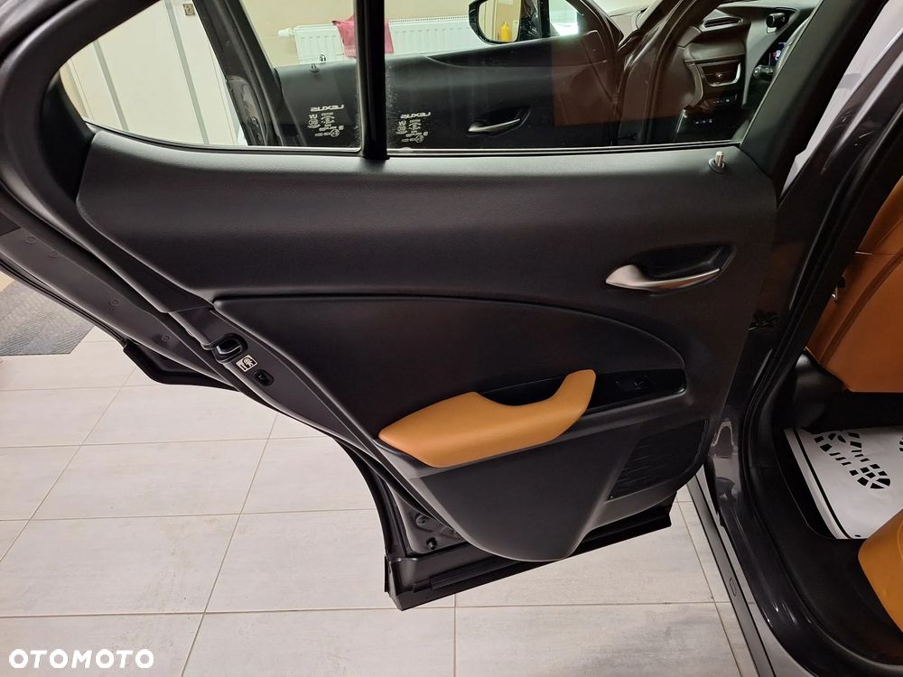 Lexus UX 300e Executive Line - 22