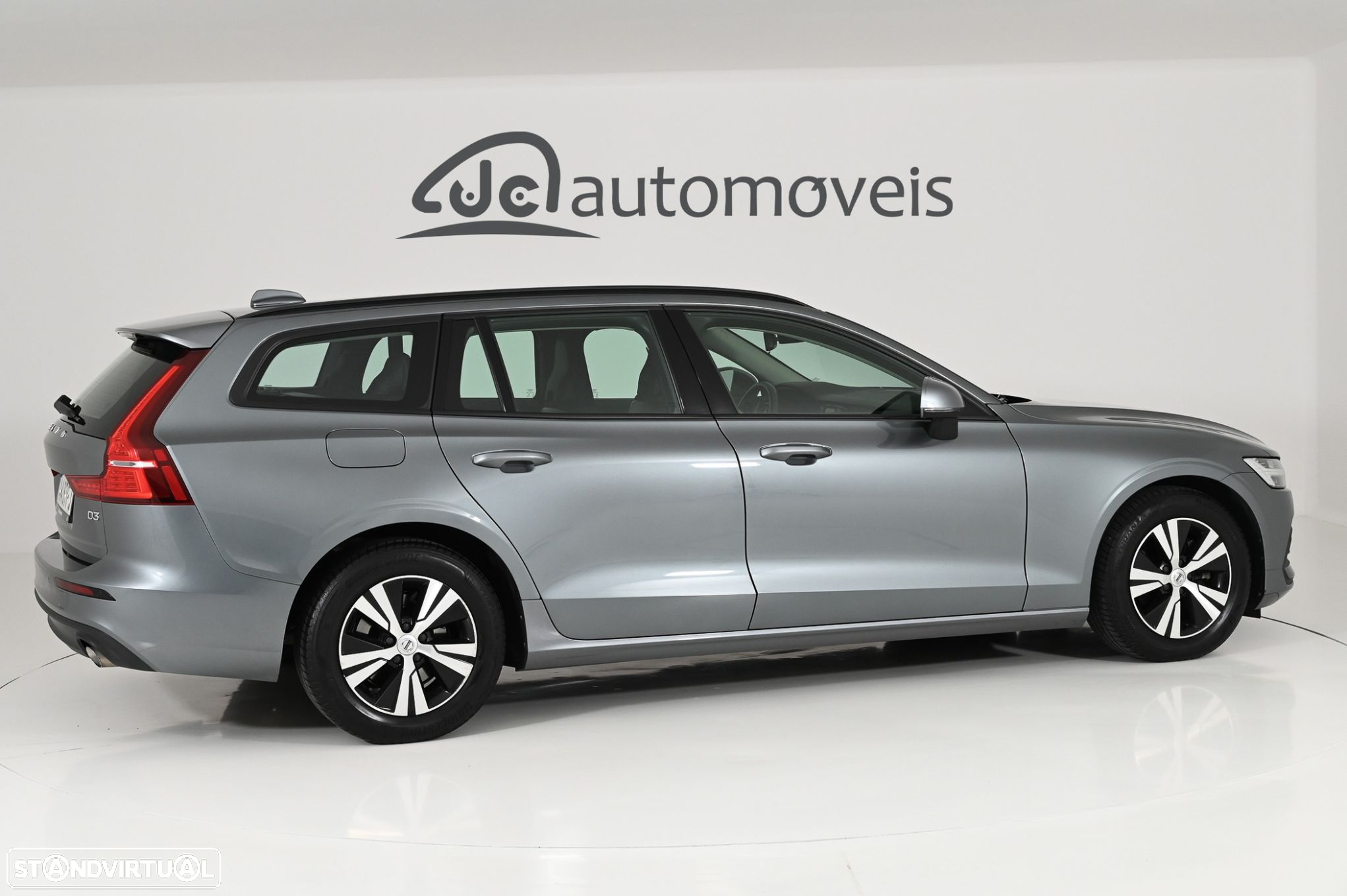 Volvo V60 2.0 D3 Momentum Geartronic - 7