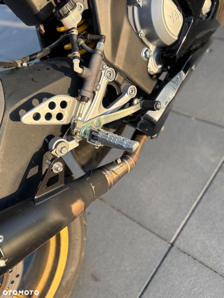 Yamaha YZF - 11