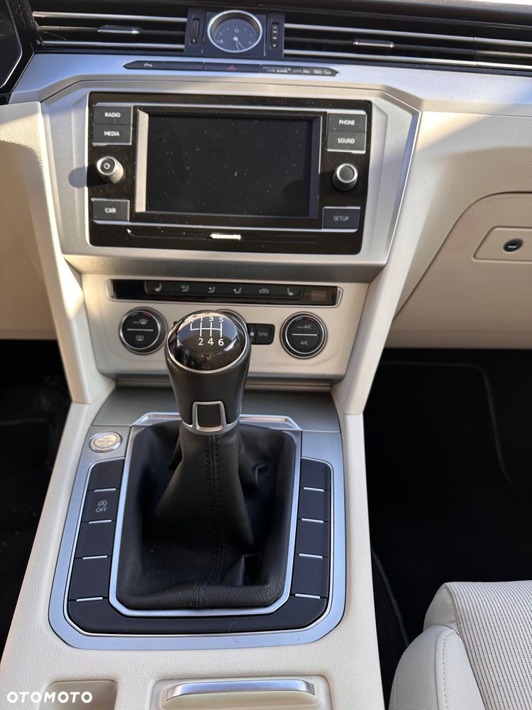 Volkswagen Passat 1.4 TSI BMT ACT Comfortline - 10