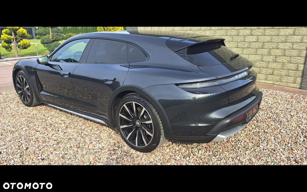 Porsche Taycan 4 Cross Turismo - 4