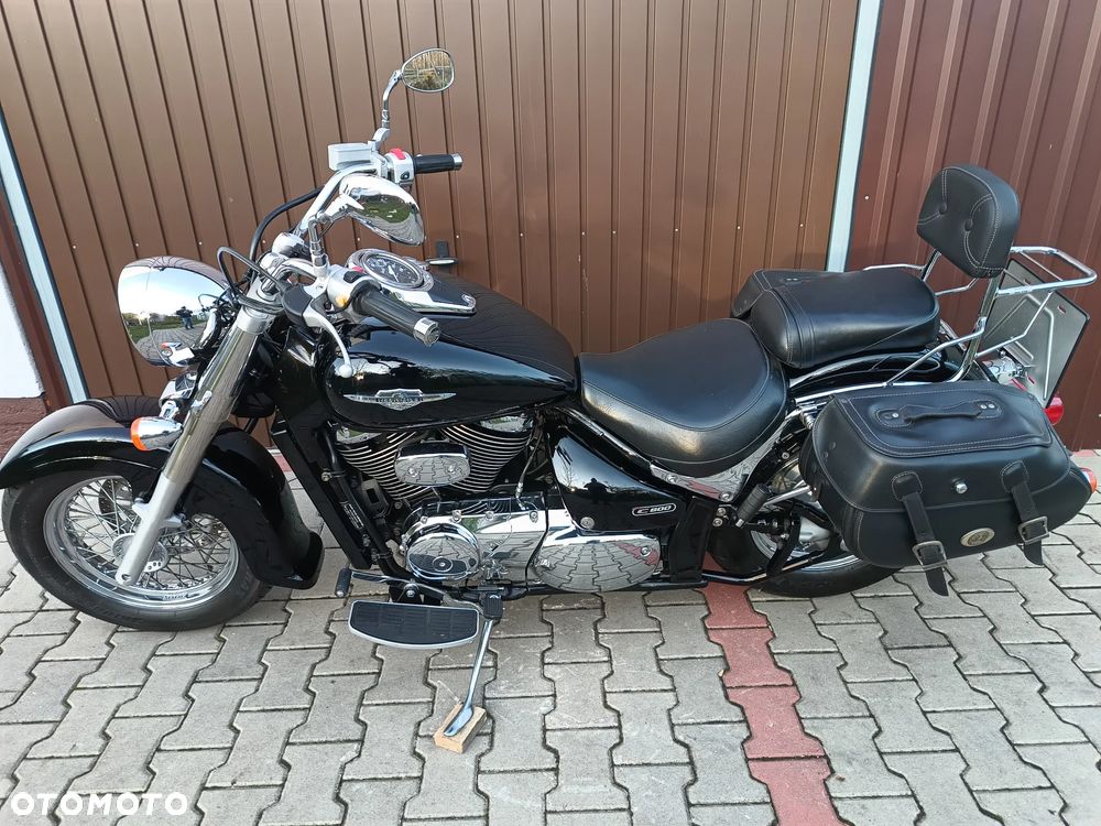 Suzuki Intruder - 21