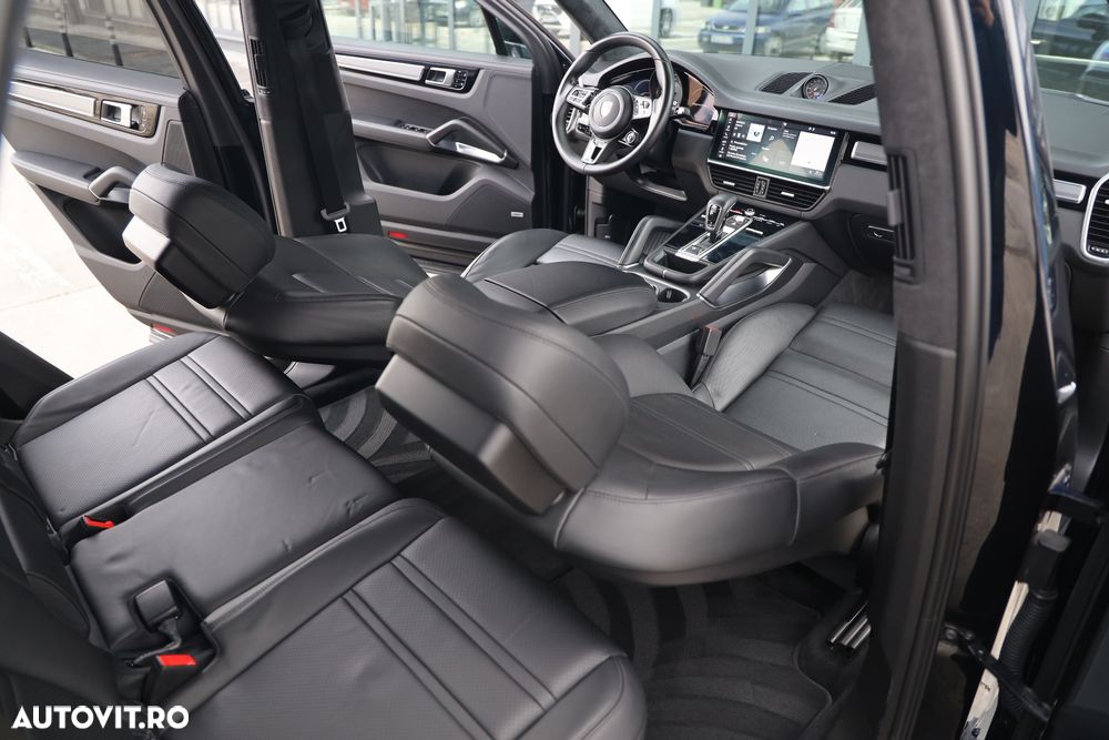 Porsche Cayenne Turbo - 17