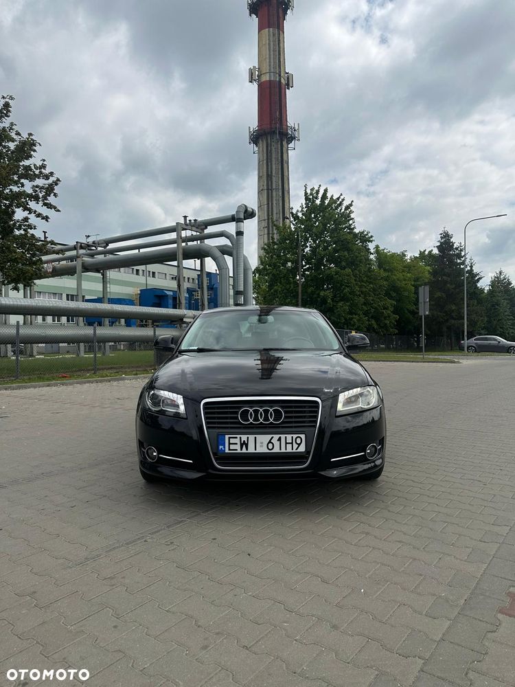 Audi A3 Sportback 1.6 TDI DPF Ambiente - 25