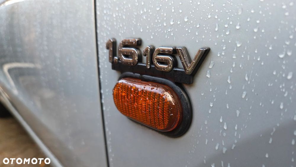 Renault Megane 1.6 - 16