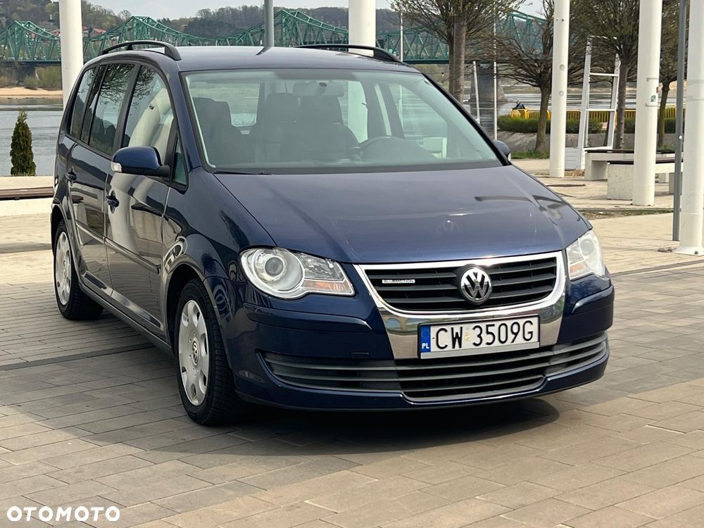 Volkswagen Touran 1.9 TDI DPF BlueMot Highline - 4