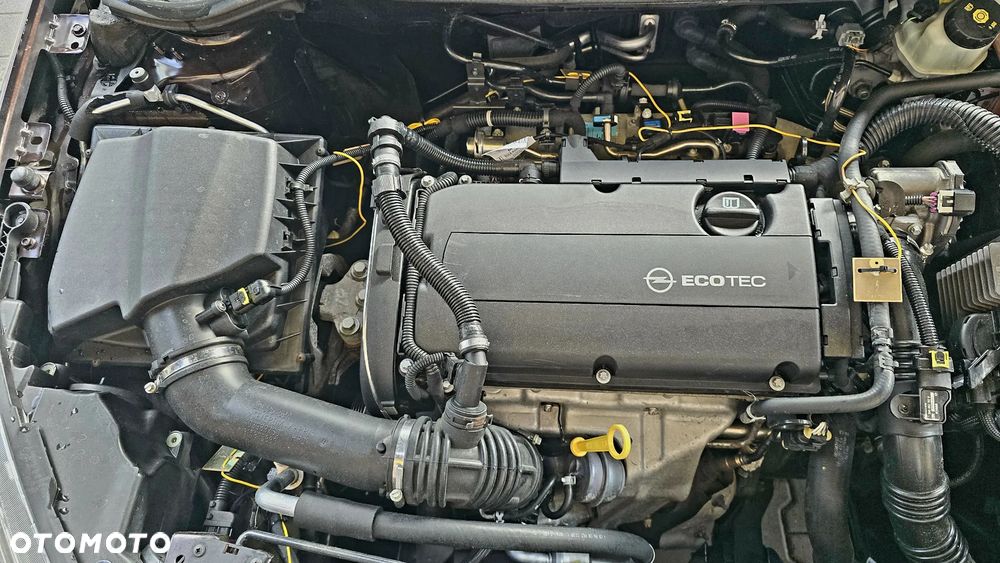 Opel Astra 1.6 Turbo Innovation - 24