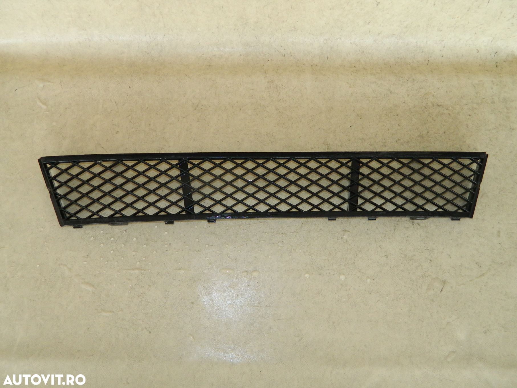 Grila centrala dintre proiectoare, BMW Seria 5, F10  /  F11, 2009, 2010, 2011, 2012, 2013,, 51117285950 - 1