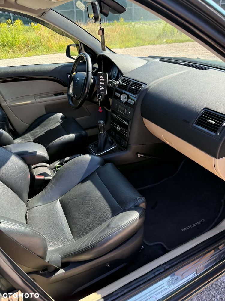 Ford Mondeo 2.0 Ghia - 20