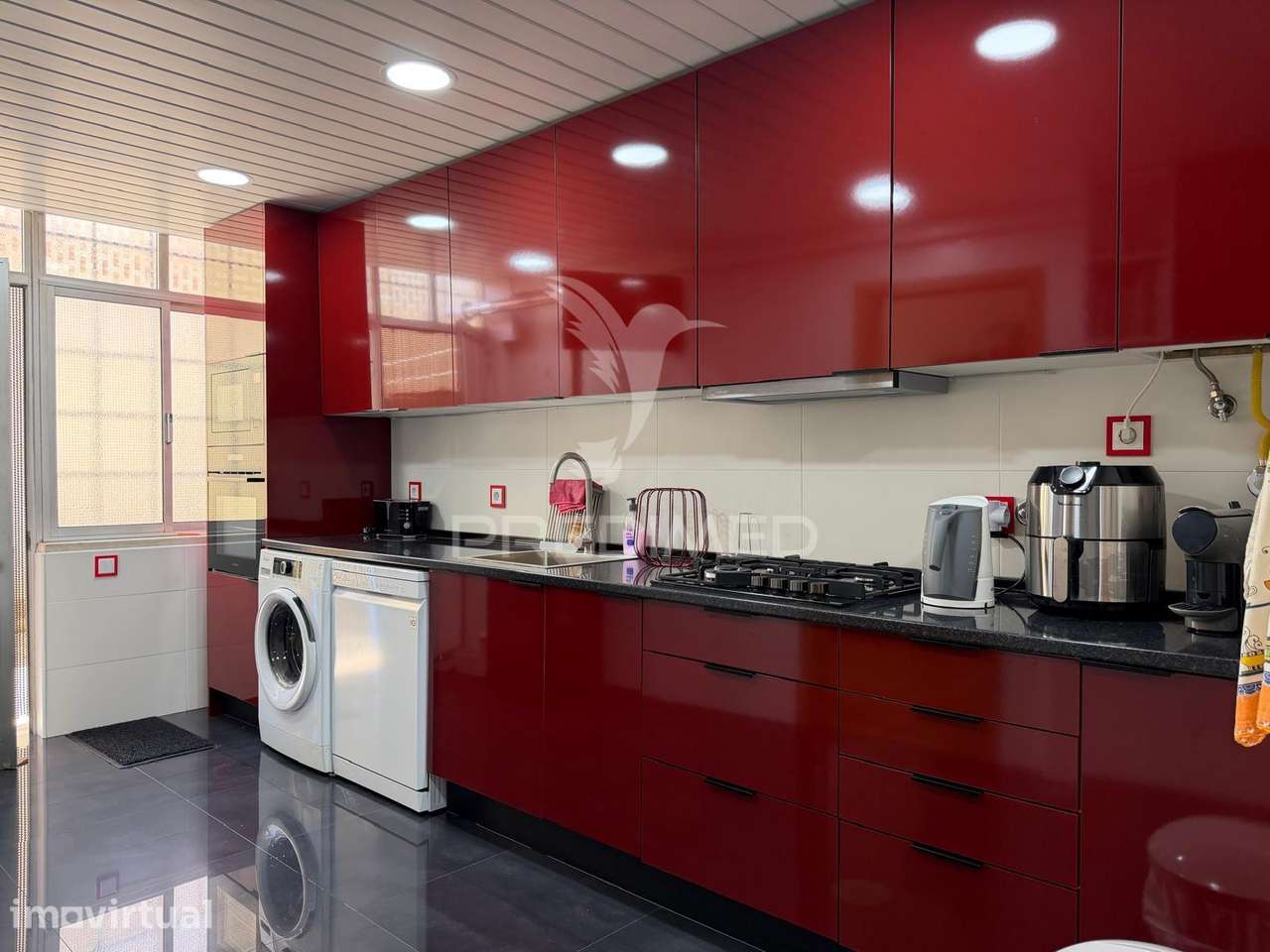 Fantástico Apartamento T2+1 com Cozinha Totalmente Remodelada e Log... - Grande imagem: 3/29