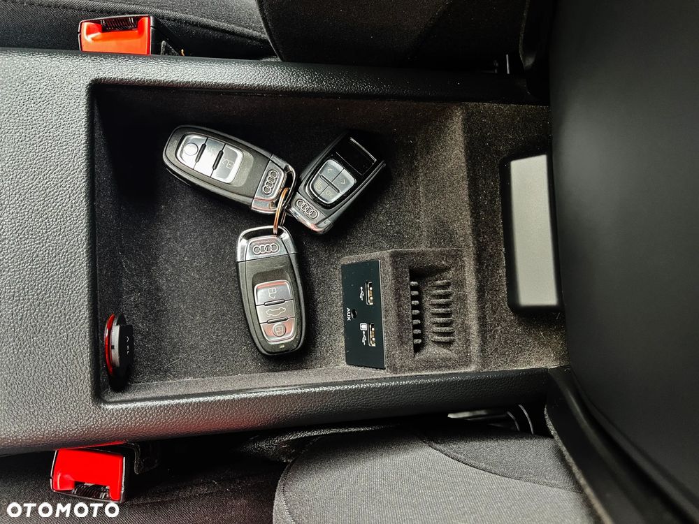 Audi A6 Avant 2.0 TDI quattro S tronic - 38