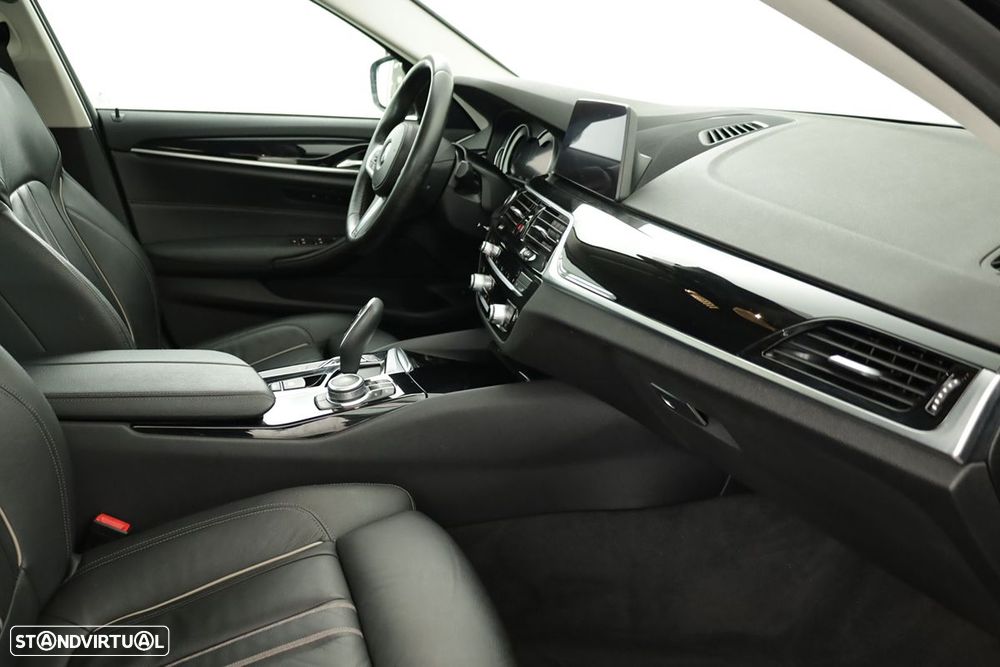 BMW 530 e Line Luxury - 21