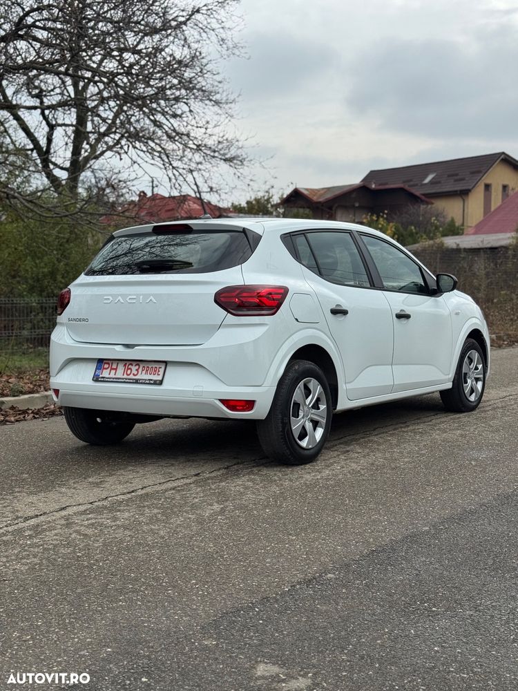 Dacia Sandero - 8