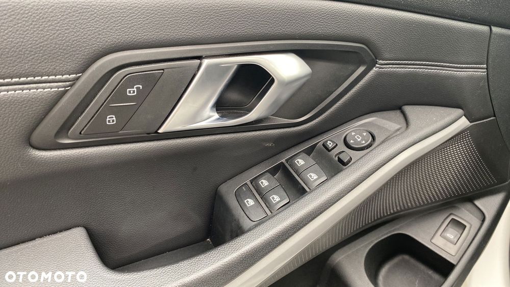 BMW Seria 3 - 16