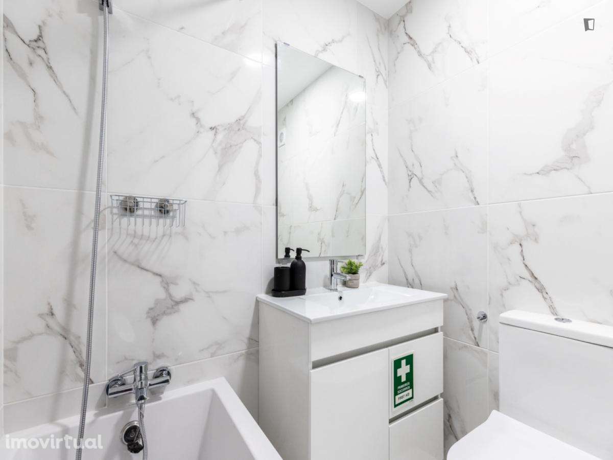 Apartamento com 3 quartos - localizado em Faro - Grande imagem: 2/21