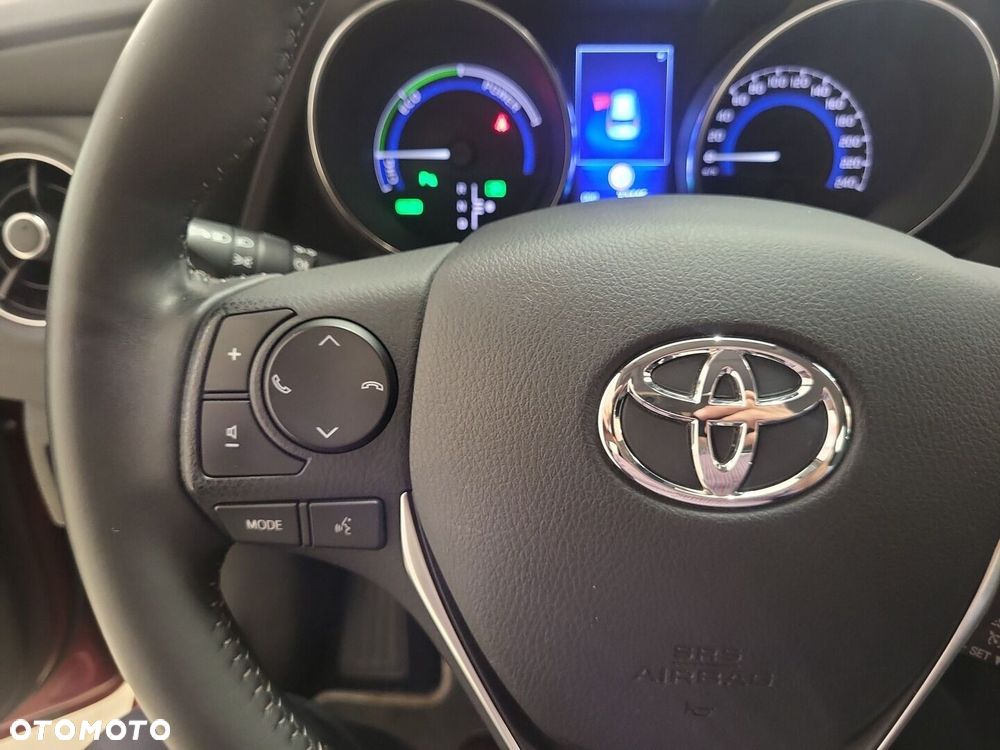 Toyota Auris - 11
