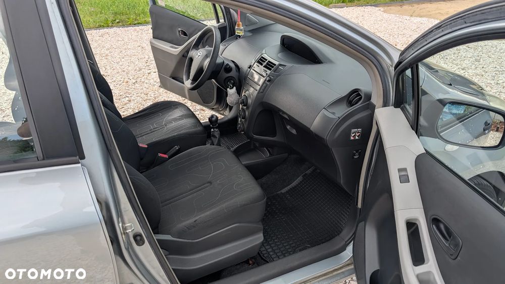 Toyota Yaris - 18