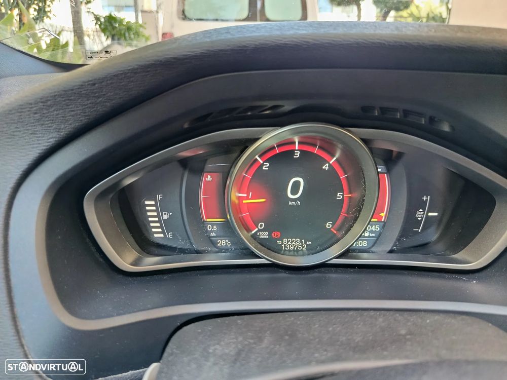 Volvo V40 2.0 D2 VOR - 10