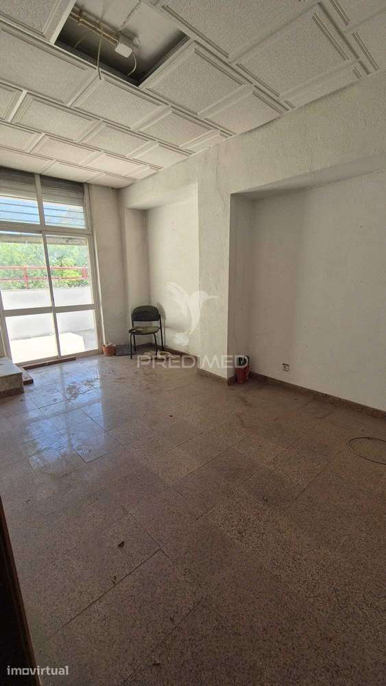Escritório Duplex com Terraço no Centro do Laranjeiro, Almada - Grande imagem: 2/15