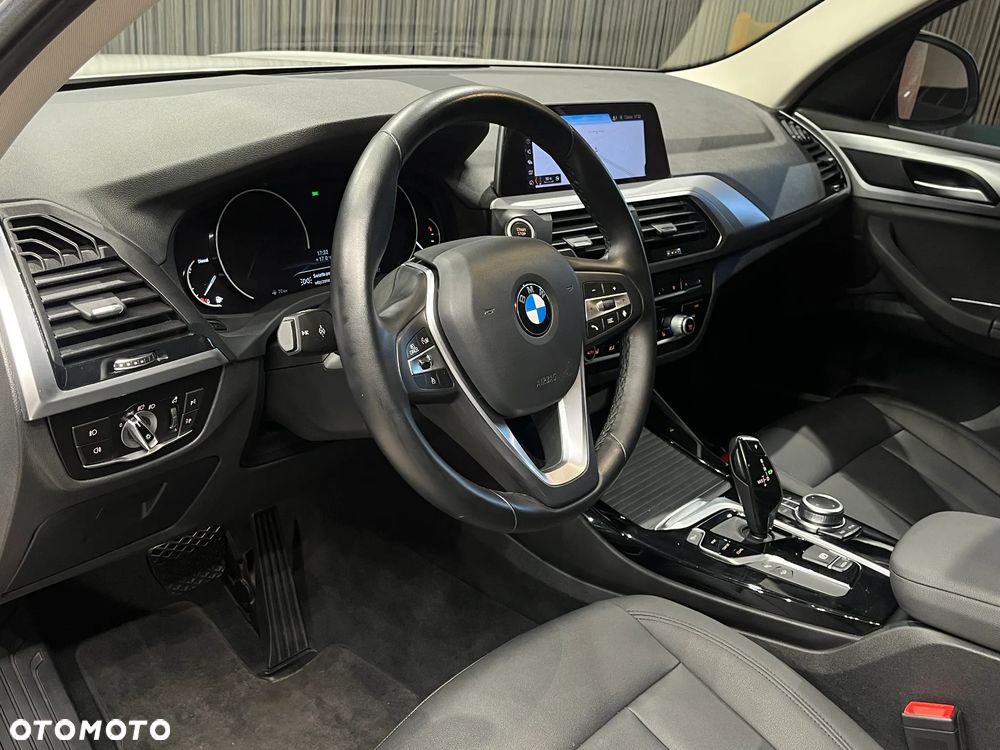 BMW X3 xDrive20d Advantage - 7