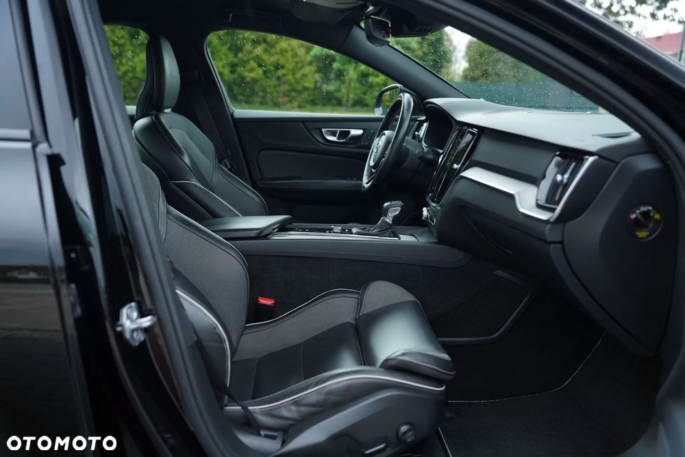Volvo S60 T5 R-Design - 23