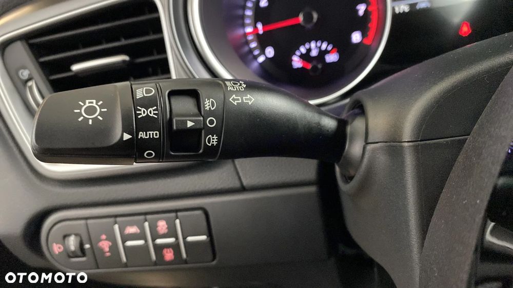 Kia XCeed 1.5 T-GDI M - 11