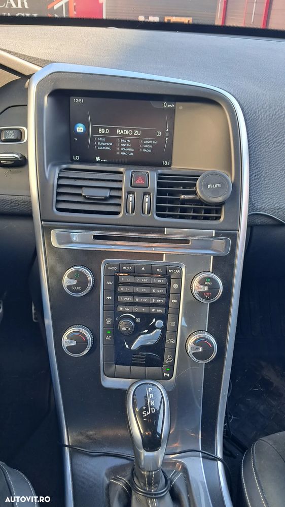 Volvo XC 60 D4 AWD Geartronic Momentum - 5