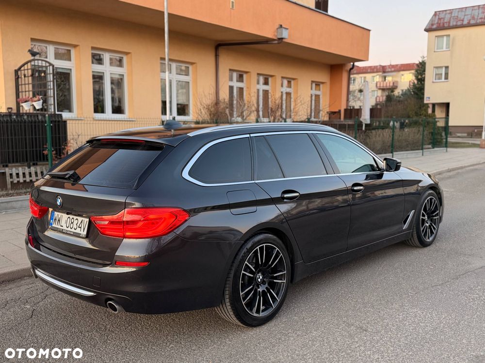 BMW Seria 5 530d xDrive Luxury Line sport - 3
