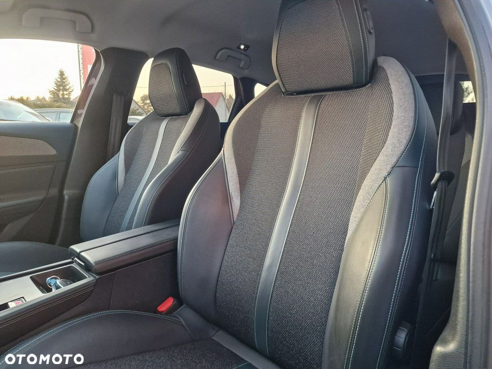 Peugeot 308 1.6 Hybrid PHEV Allure EAT8 - 18