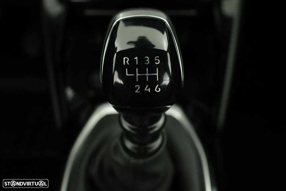 Peugeot 2008 1.2 PureTech Allure - 14