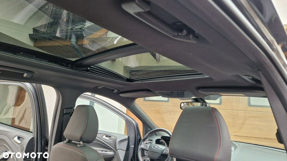 Ford Kuga 1.5 EcoBoost 2x4 ST-Line - 31