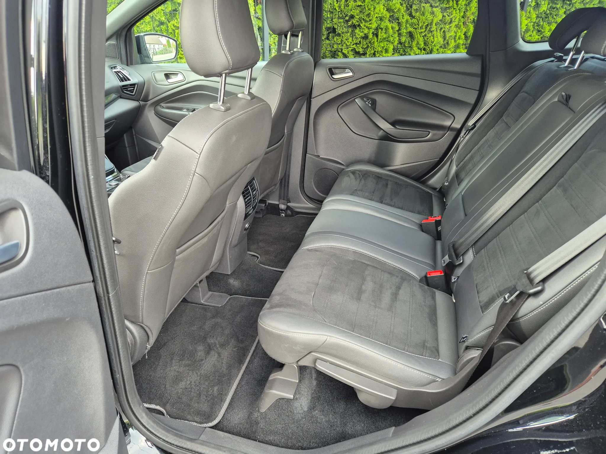 Ford Kuga 2.0 TDCi 4x4 ST-Line - 26