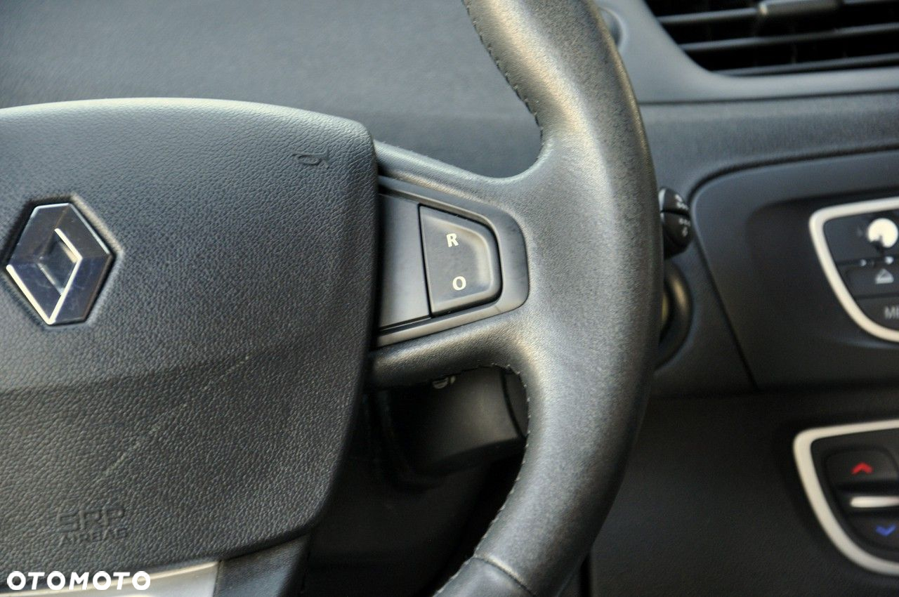 Renault Grand Scenic - 16