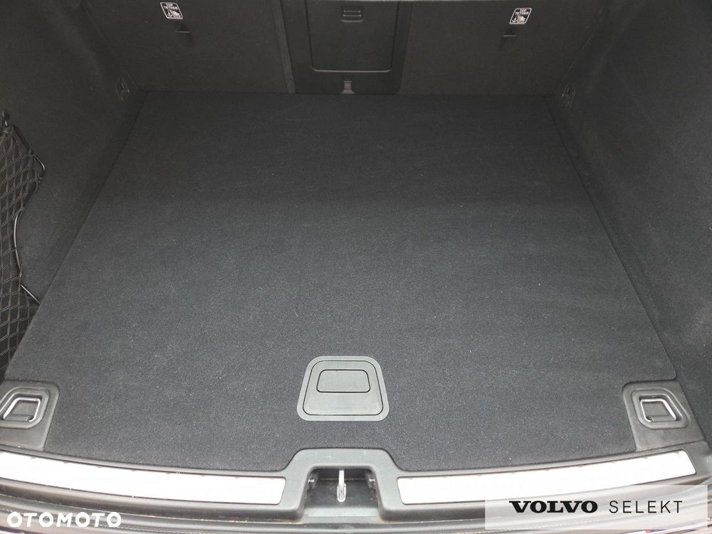 Volvo XC 60 B5 B AWD Plus Dark - 28