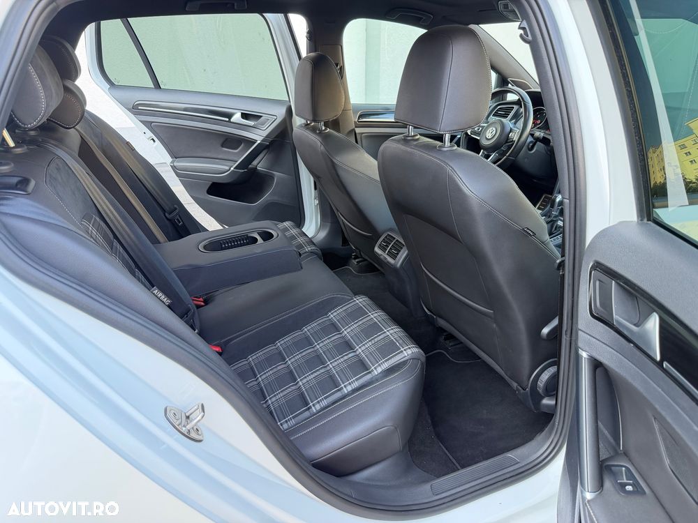 Volkswagen Golf 2.0 TDI DSG GTD - 6