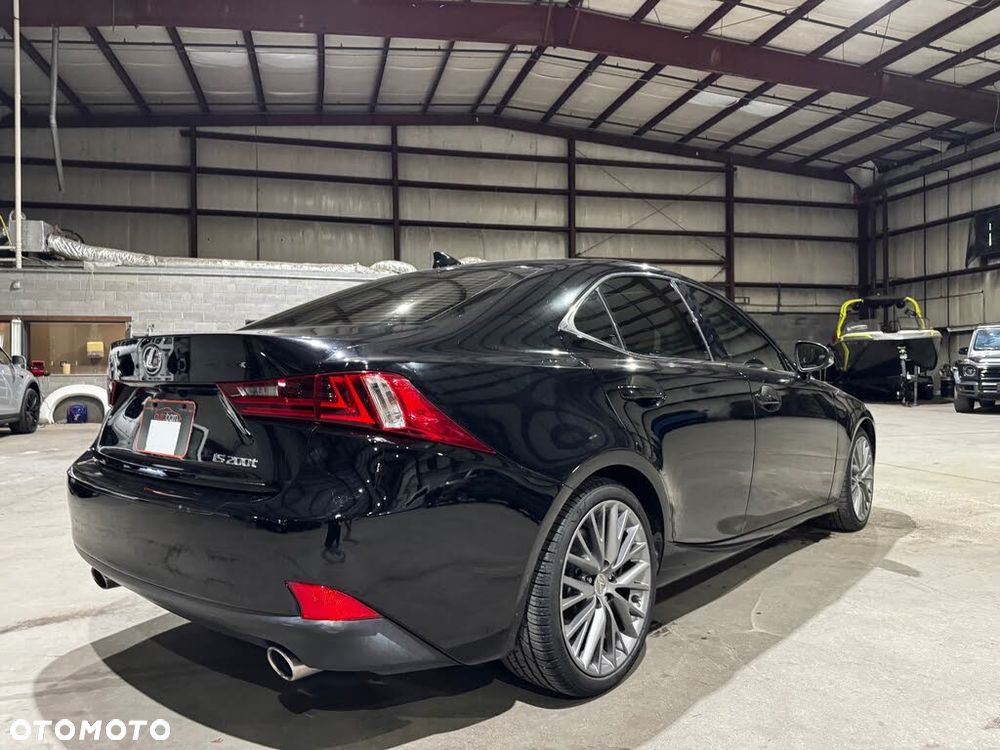 Lexus IS 200t Prestige - 4