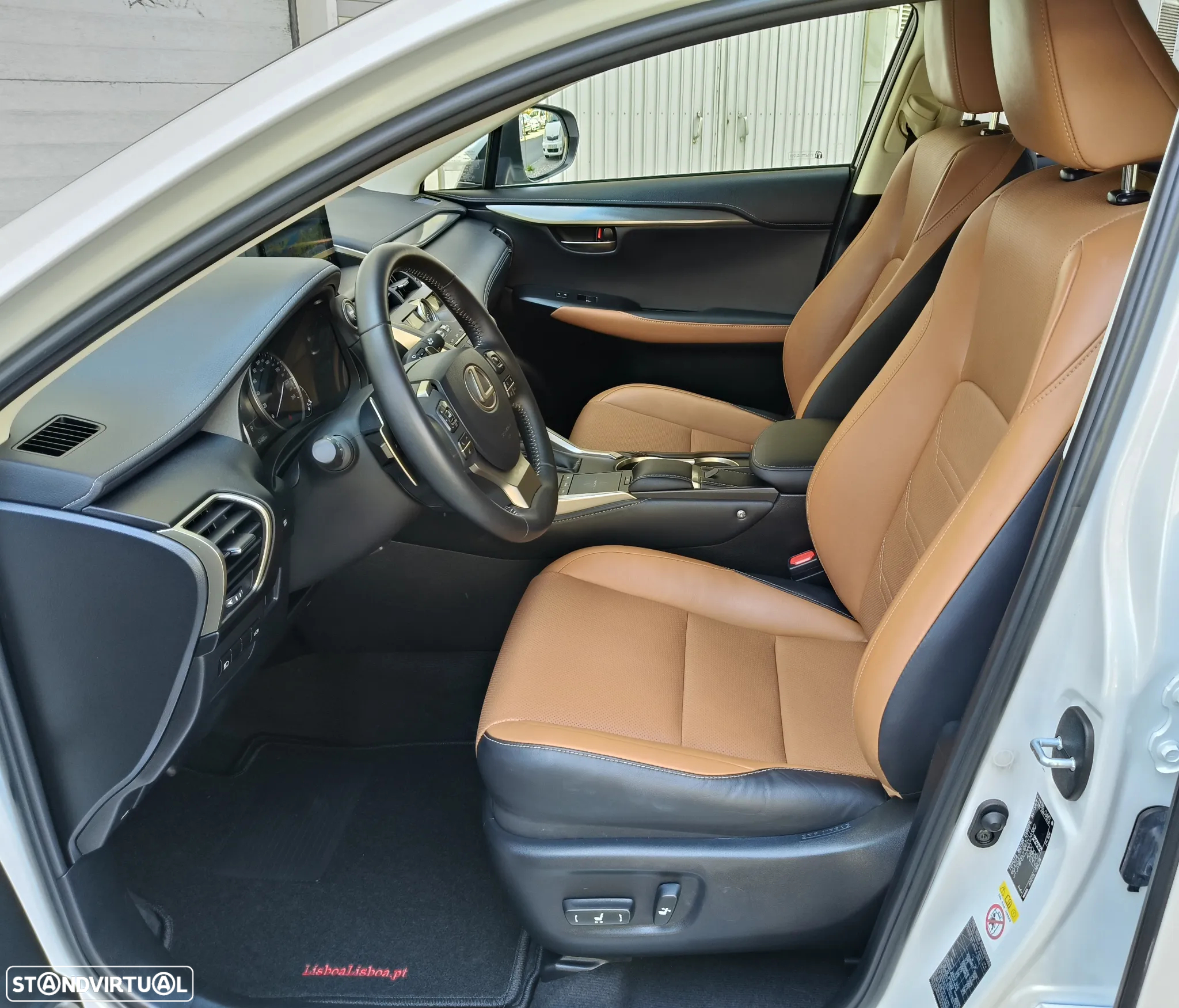 Lexus NX 300h Executive+ - 15