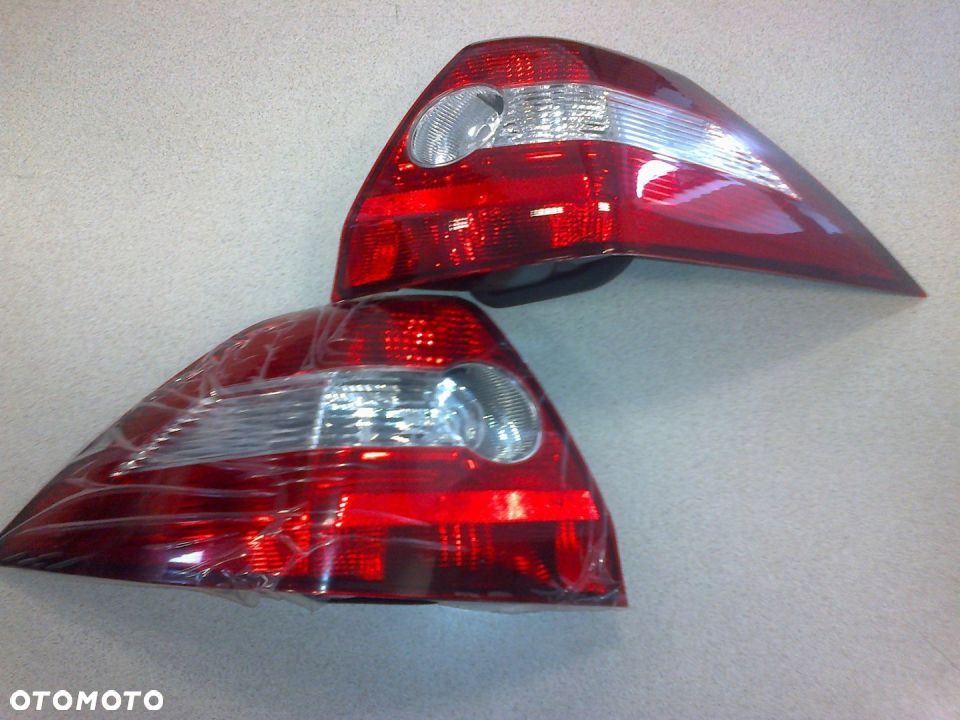 LAMPA TYLNA RENAULT MEGANE II 2002-2005 SDN NOWA