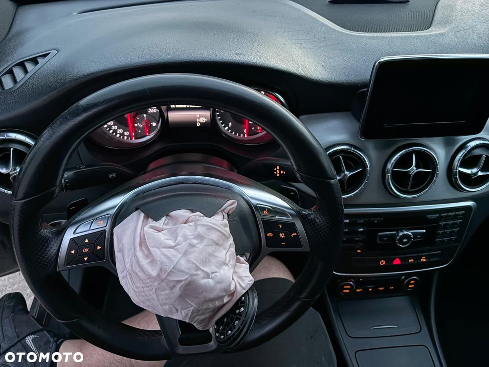 Mercedes-Benz CLA 220 d 7G-DCT AMG Line - 17