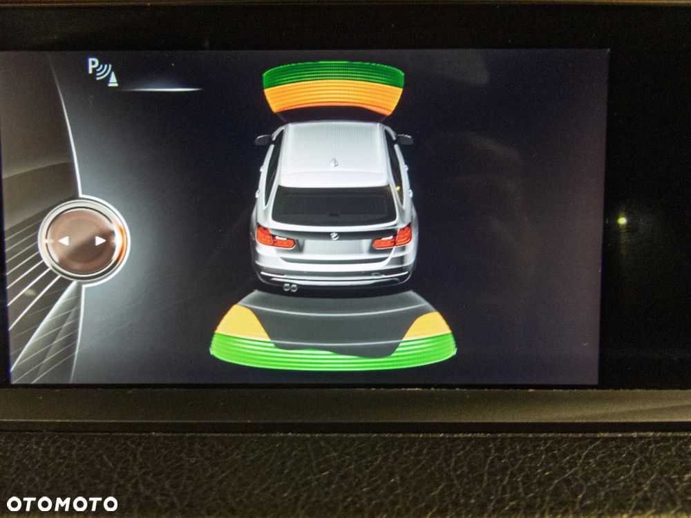 BMW Seria 3 318d M Sport Shadow - 29