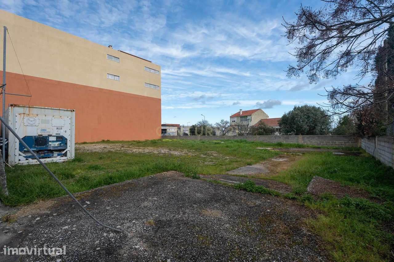 Terreno Urbano Para Construção de Moradia – Amadora - Grande imagem: 3/16
