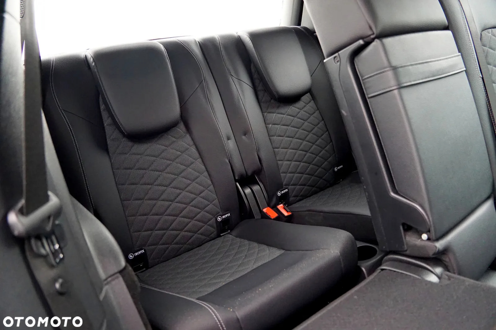 Mercedes-Benz GLB 200 7G-DCT Progressive - 28