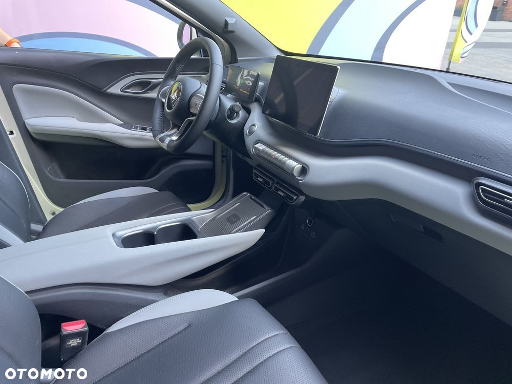 BYD Dolphin - 12