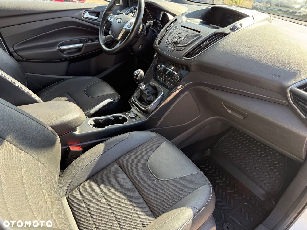 Ford Kuga 2.0 TDCi FWD Titanium - 15