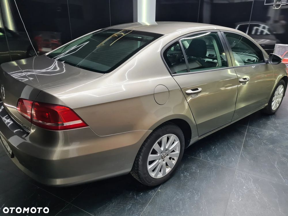 Volkswagen Passat 2.0 TDI Comfortline - 6