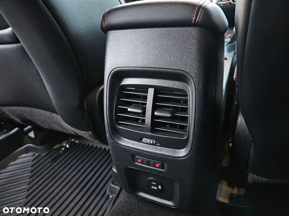 Ford Kuga 2.0 EcoBlue Hybrid ST-LINE X - 19