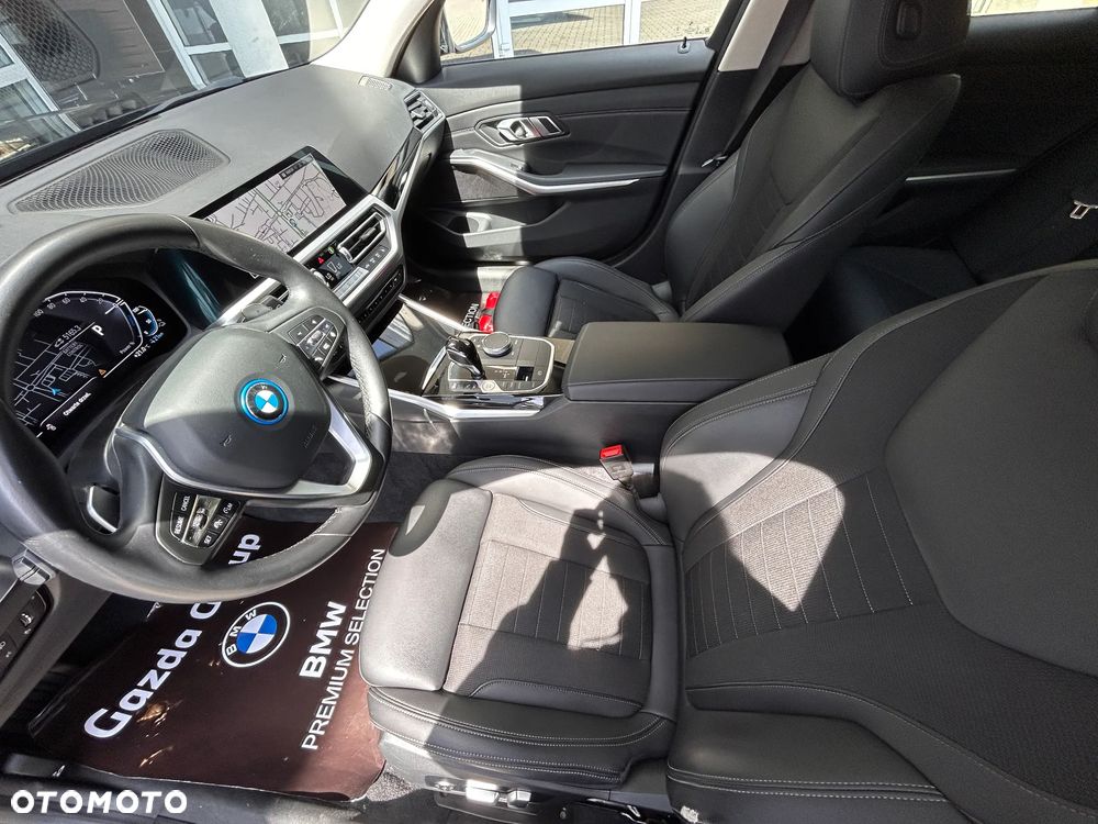 BMW Seria 3 320e xDrive Advantage sport - 17
