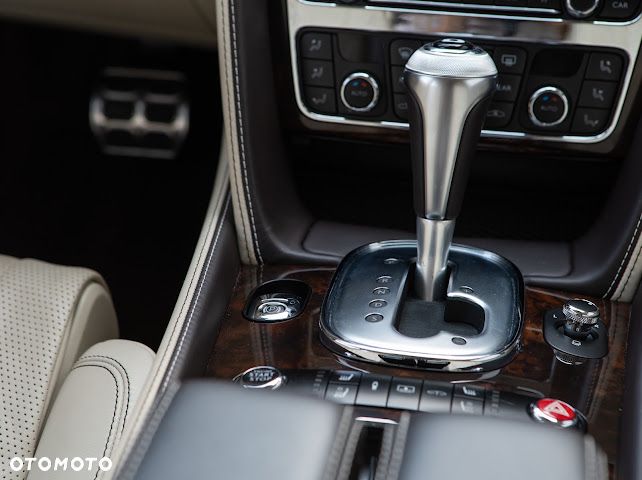 Bentley Flying Spur - 34